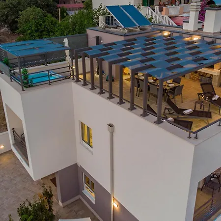 Dom wakacyjny Cozy In With Sauna Pakoštane